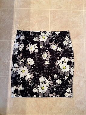 Floral Black Bodycon Skirt - Women size Xs